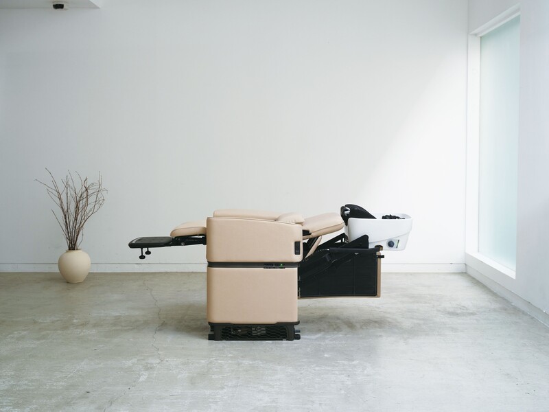 THE ONE: alles-in-&eacute;&eacute;n salonstoel bij JJ Maes