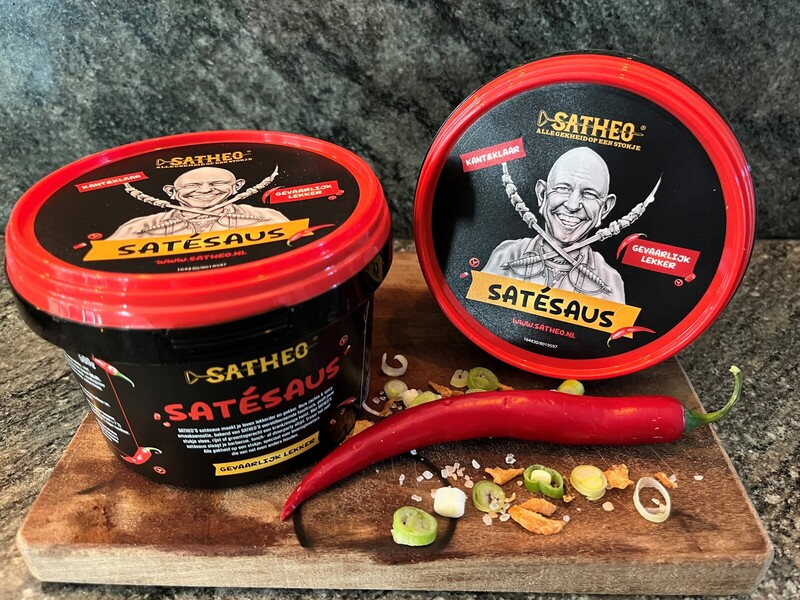 Satheo: eigen satésaus met zachte en pittige smaak